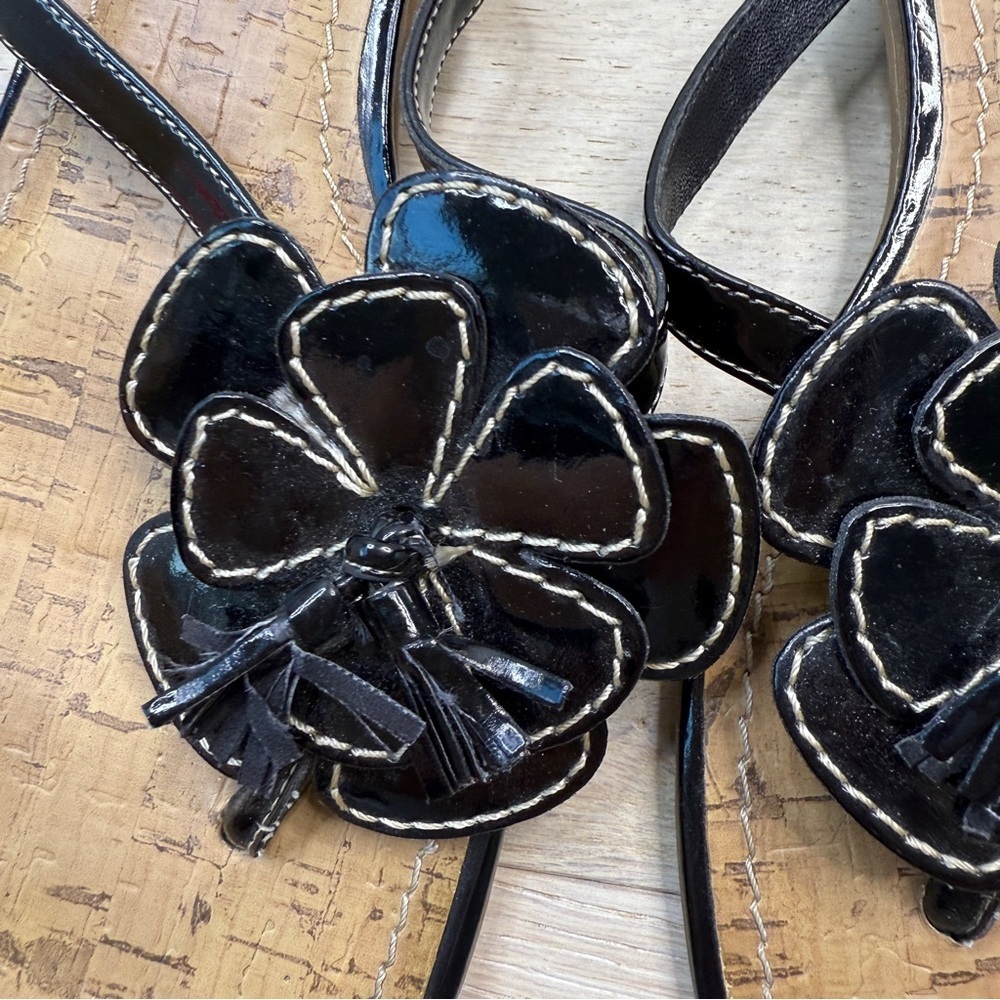 Unisa Black Floral Sandals for Women - Picture 3 of 5